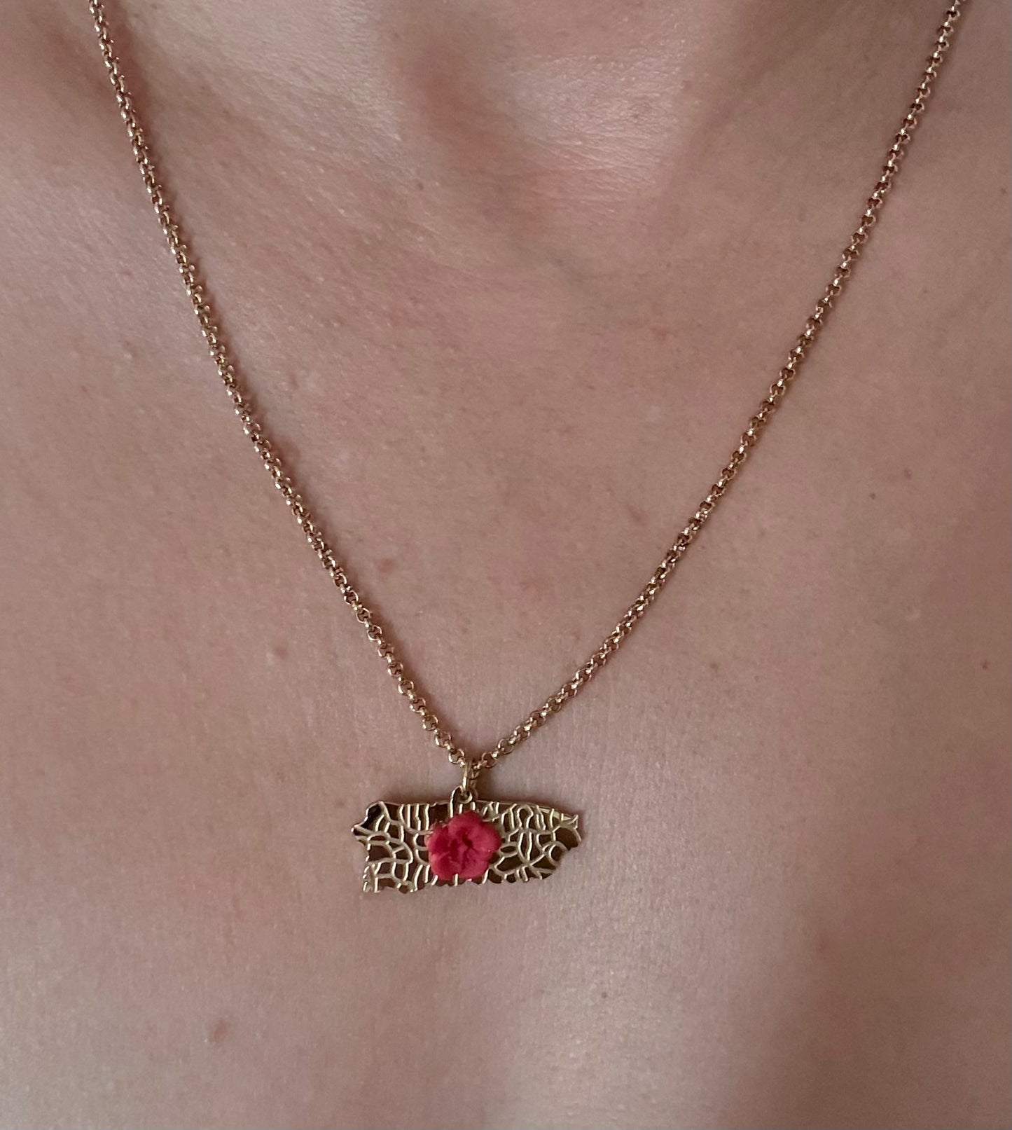 PR and flor de maga necklace