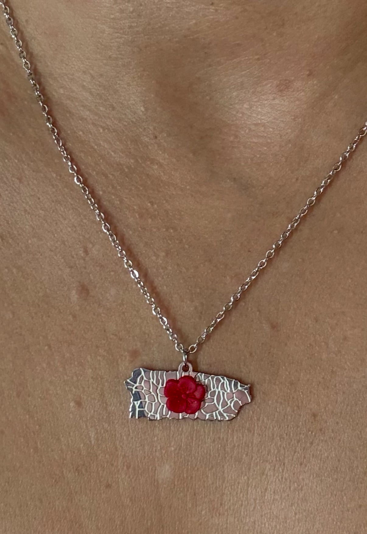 PR and flor de maga necklace