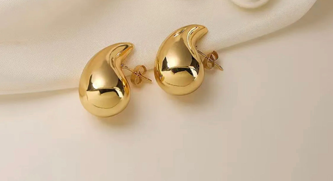 Water Dropple Gold earrings