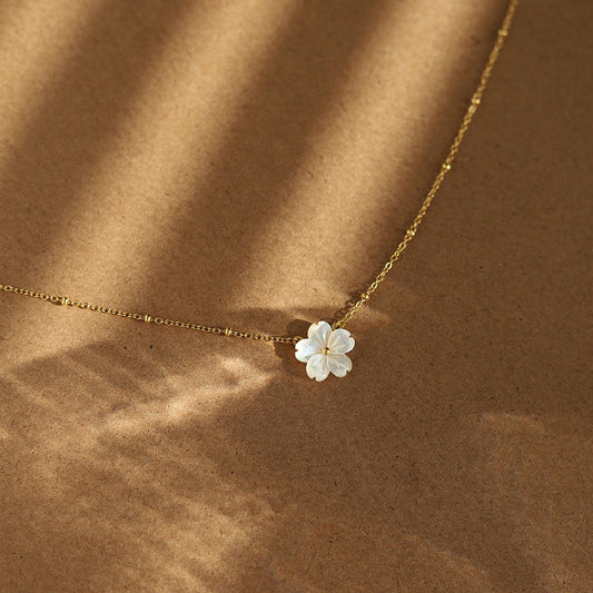 Amapola charm minimalist necklace