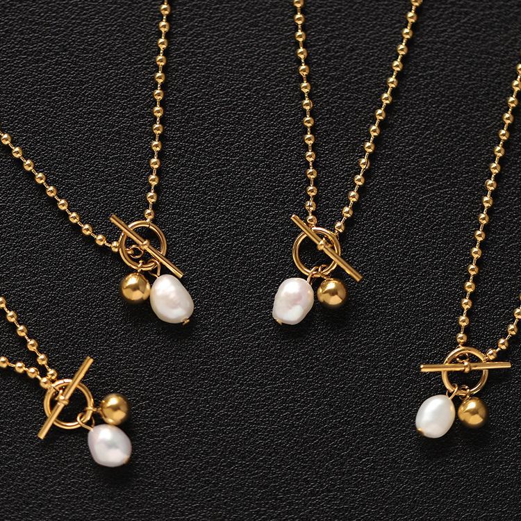 Noelia fresh water pearls necklace