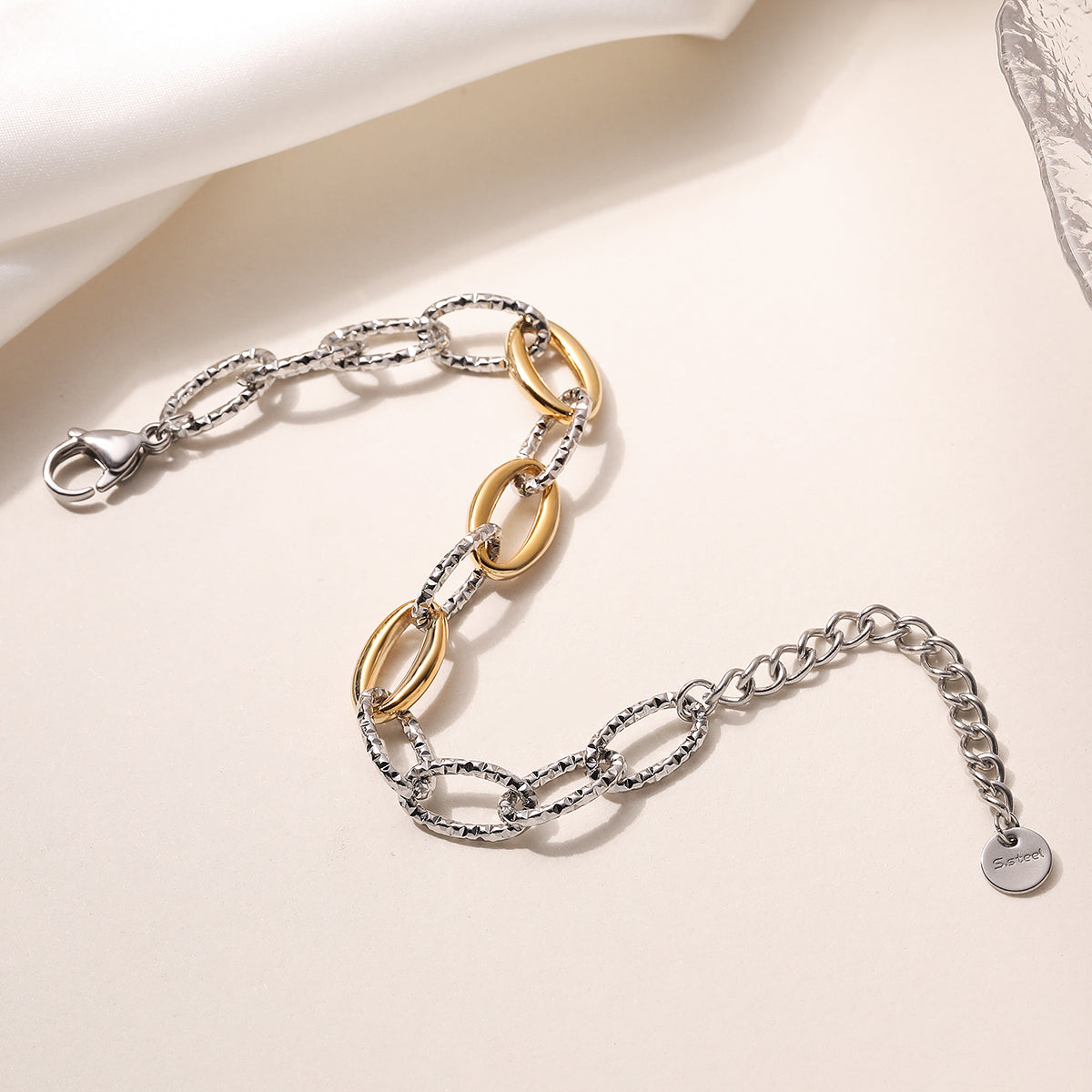 MIX GOLD AND SILVER CHUNKY BRACELET