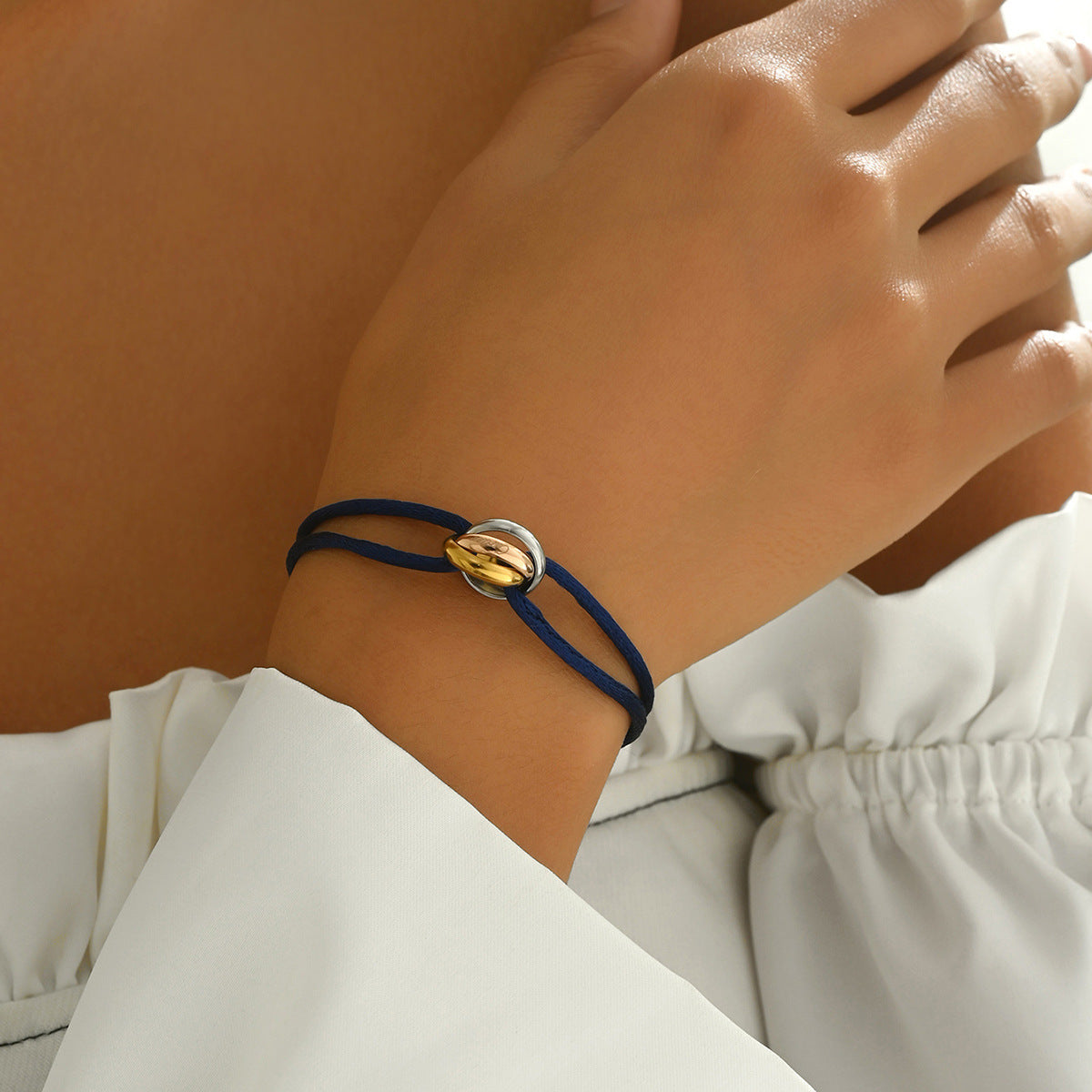 Triple rings Adjustable Hand Rope