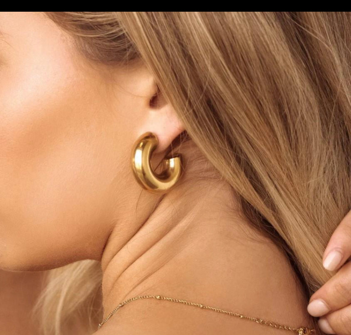 C shape gold earrings